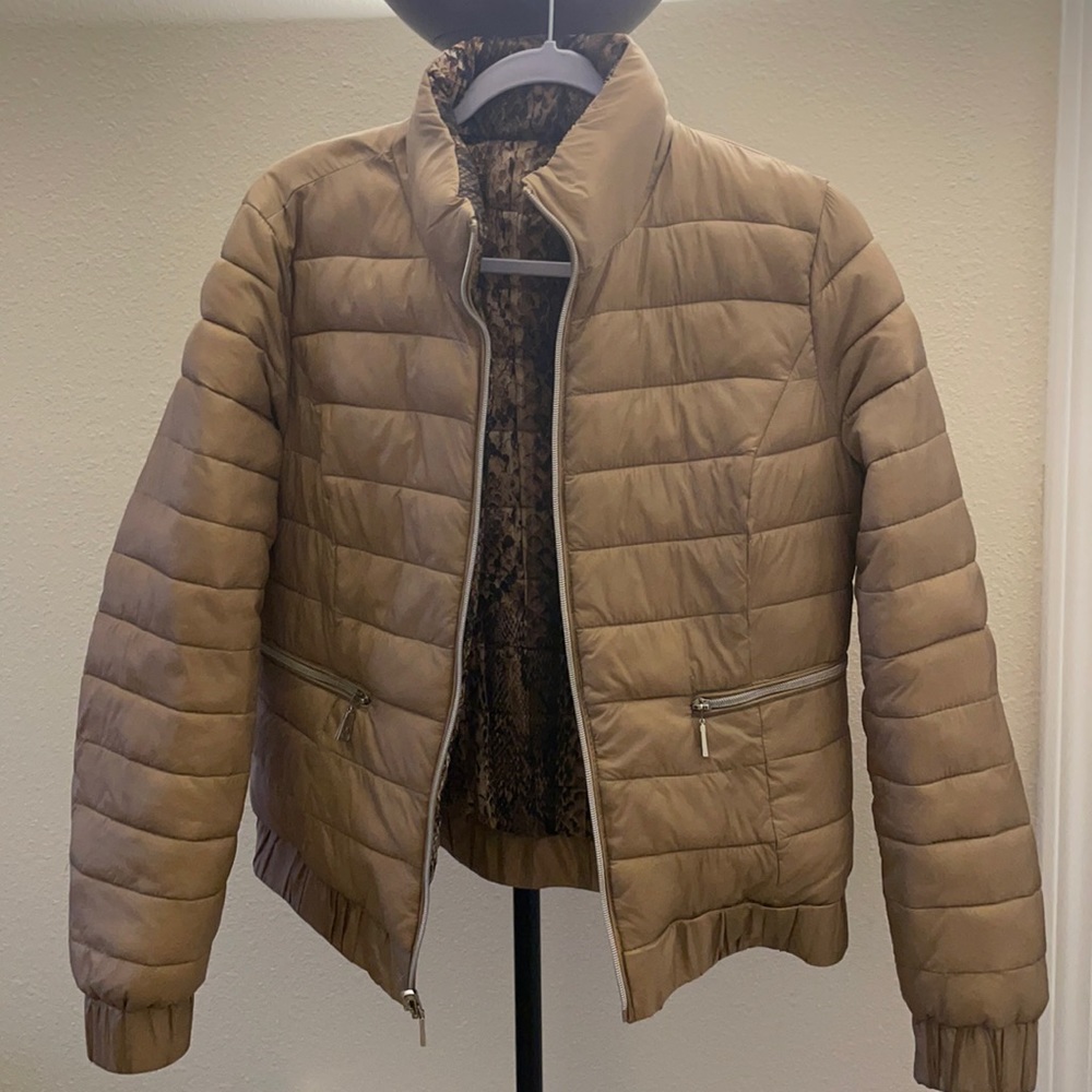 Tahari reversible lightweight puffer jacket